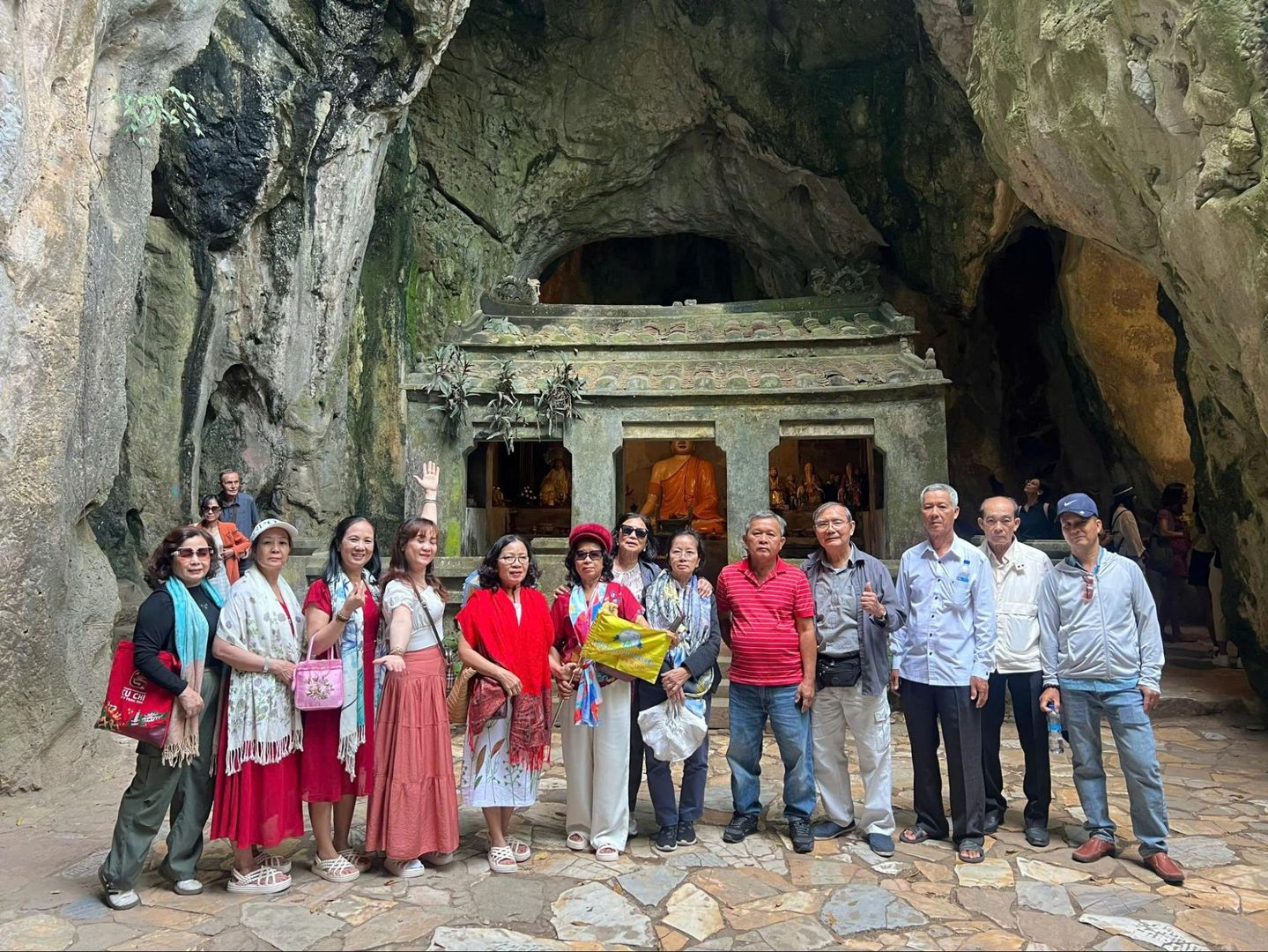 Động Tàng Chơn Ngũ Hành Sơn
